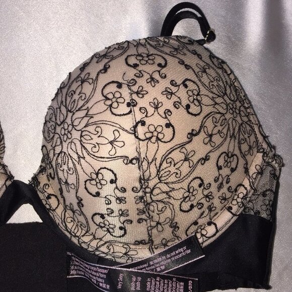 NEW VS Very Sexy Push-Up Bra Black Embroidered 32C - Picture 4 of 6